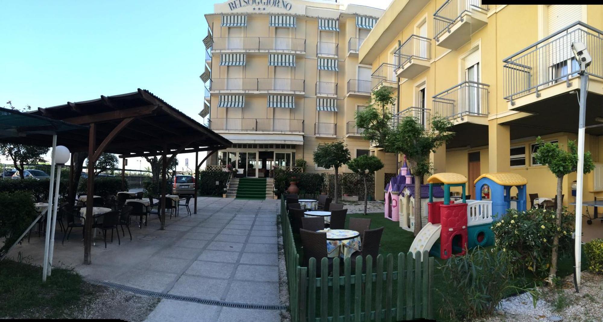 Hotel Belsoggiorno カットーリカ エクステリア 写真