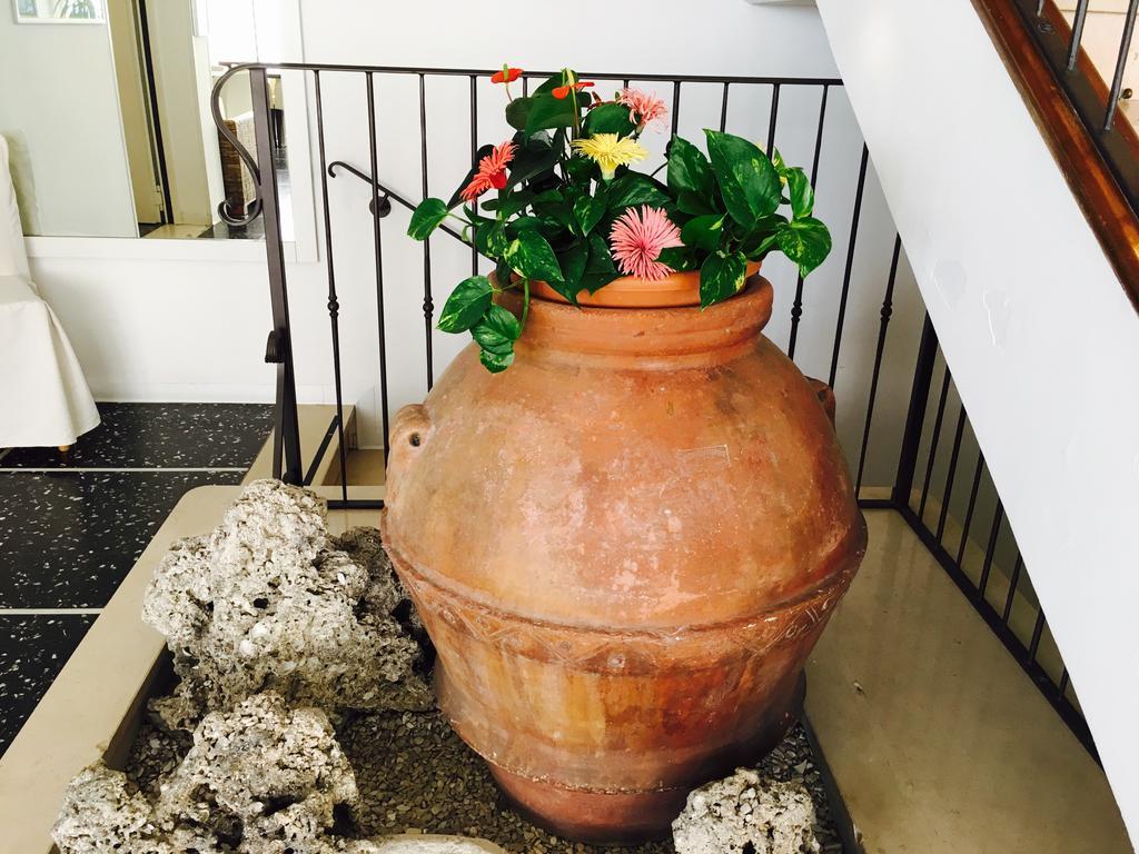 Hotel Belsoggiorno カットーリカ エクステリア 写真