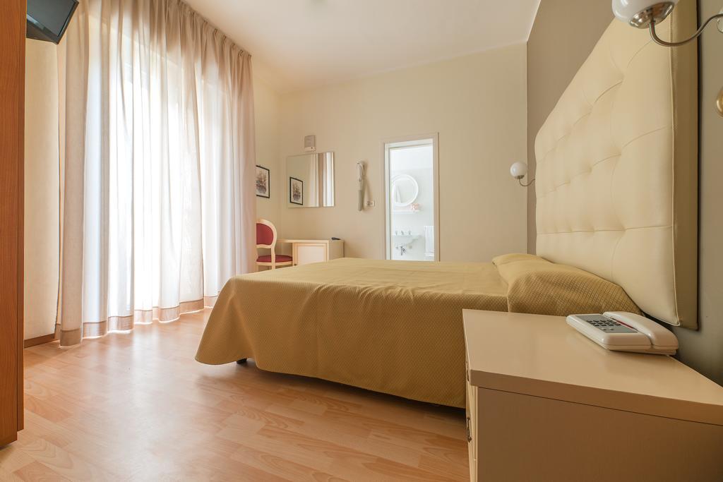Hotel Belsoggiorno カットーリカ エクステリア 写真
