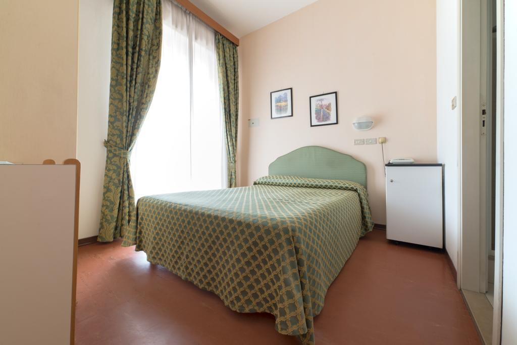 Hotel Belsoggiorno カットーリカ エクステリア 写真