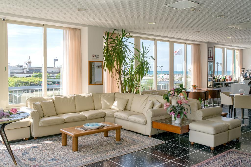 Hotel Belsoggiorno カットーリカ エクステリア 写真