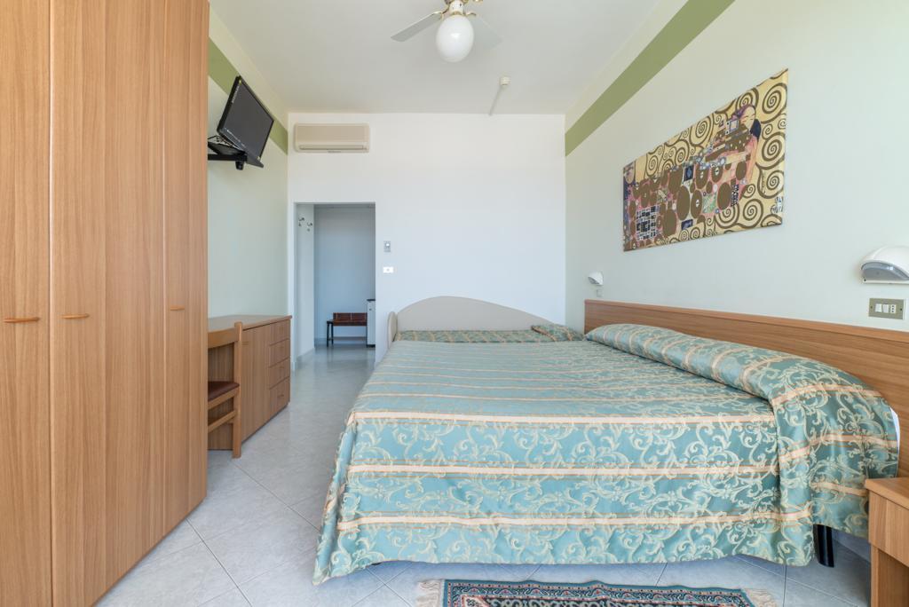 Hotel Belsoggiorno カットーリカ エクステリア 写真