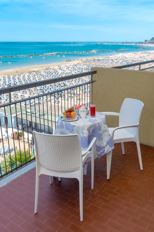 Hotel Belsoggiorno カットーリカ エクステリア 写真