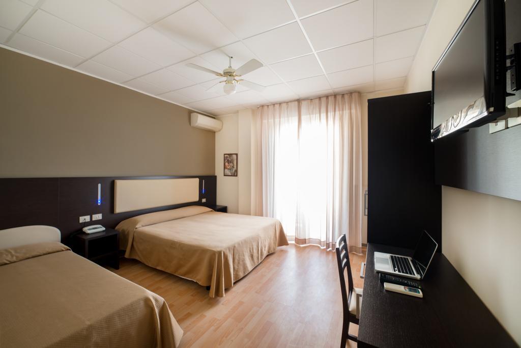 Hotel Belsoggiorno カットーリカ 部屋 写真
